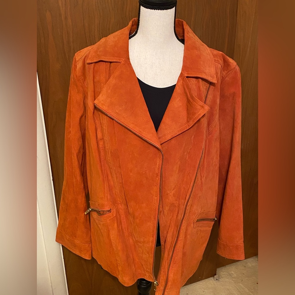 Dennis Basso - Ladies XL Leather Jacket with Full Zip front and Zip Pockets